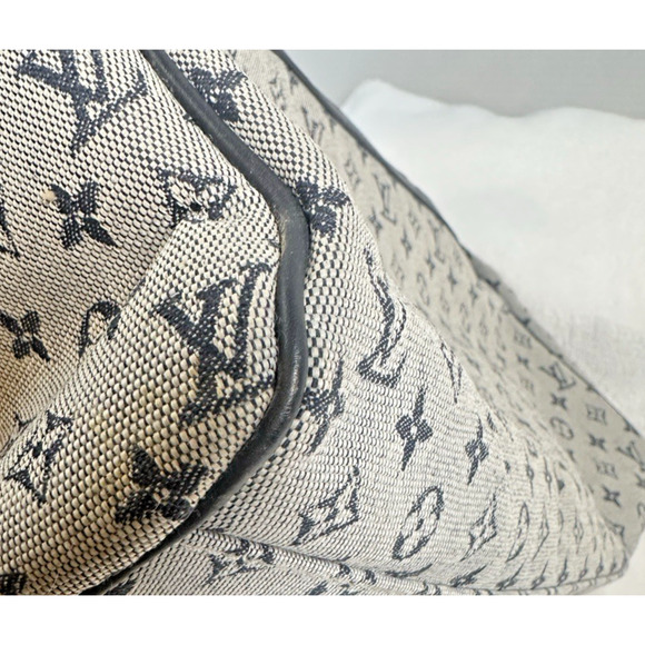 🥳SOLD! Discontinued + hard to find = the good stuff  Louis Vuitton Mini Lin GM Monogram Canvas Top Handle Bag w/ Dust Bag & COA